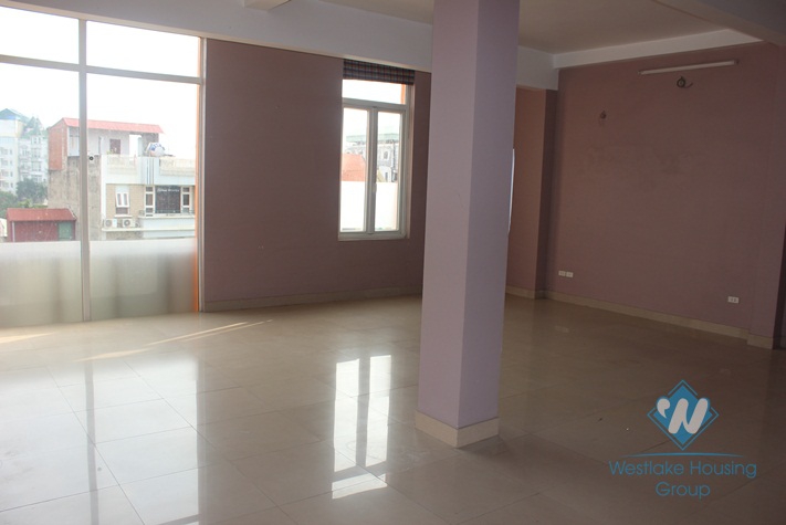 Good location office for rent in Au Co St.